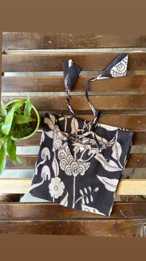 Noodle neck kalamkari kurtis